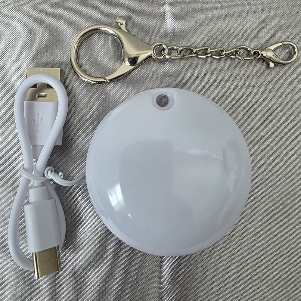 White Circle Keychain Bag Light with USB Cable